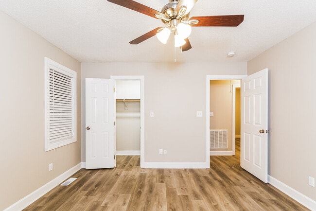 Building Photo - 814 Delray Ln
