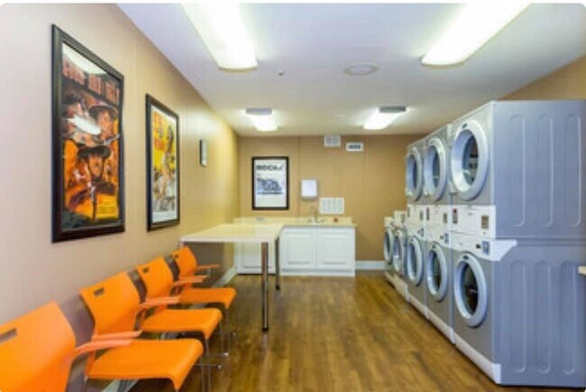 Building Photo - 3 Stonehill Dr