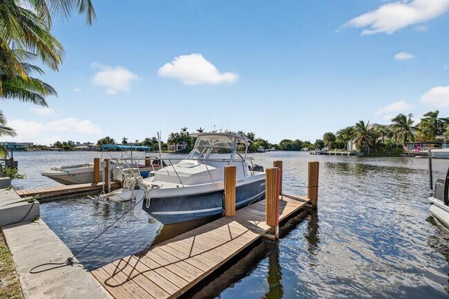 Building Photo - 1821 Middle River Dr