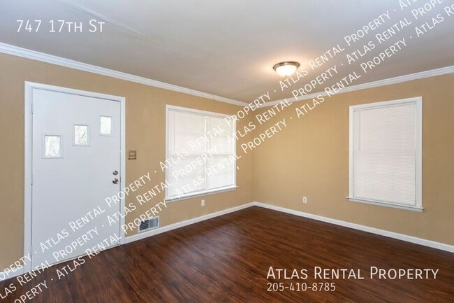 Building Photo - 747 17th St
