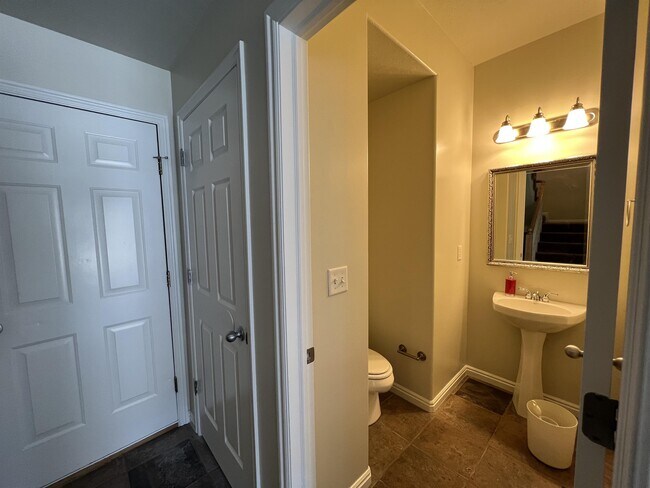 Building Photo - 202 E White Spruce Cv