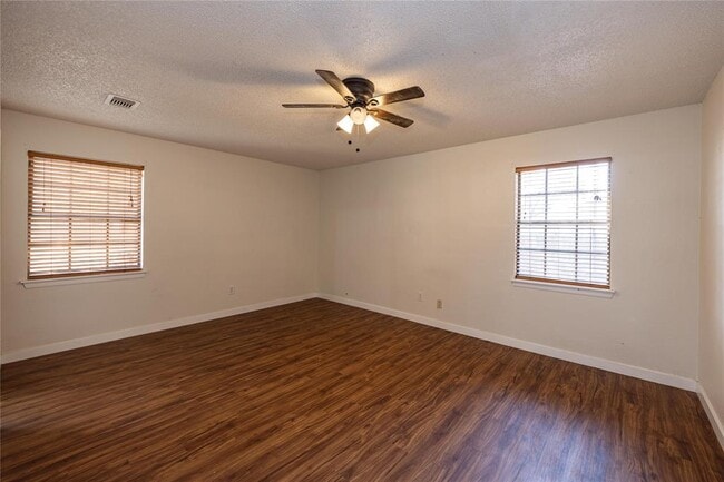 Building Photo - 39 La Buena Vista Dr