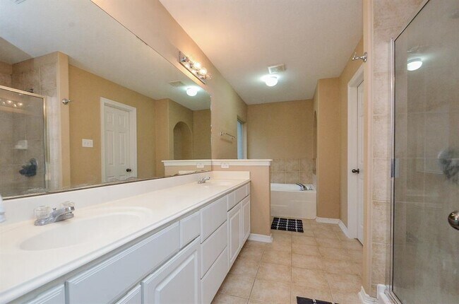 Building Photo - 20203 Goss Hollow Ln