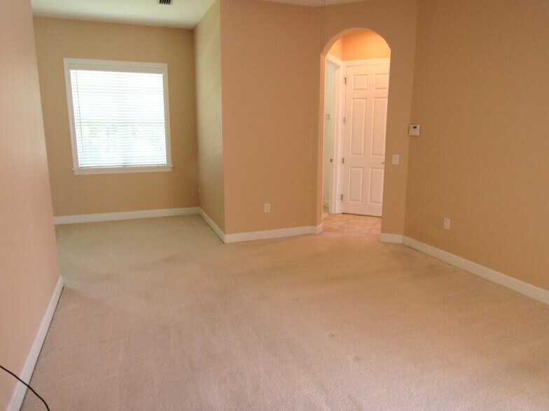primary bedroom - 3435 Torre Blvd