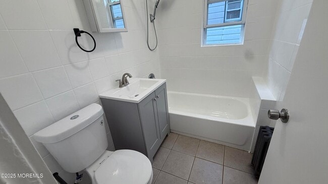 Building Photo - 56 Lindsley Pl