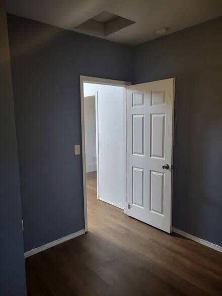 Bedroom 1 - 21 Division St S