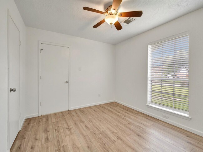 Building Photo - 2515 Northern Dr