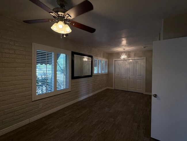 Building Photo - 3720 S Sarnoff Dr
