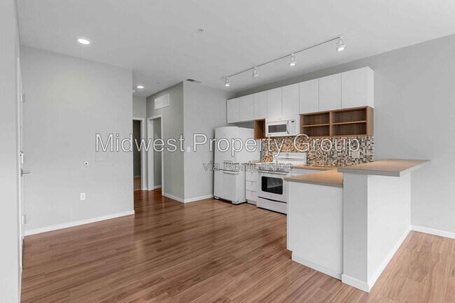 Building Photo - 4100 Lindell Blvd