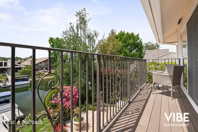 Building Photo - Gorgeous GUARD GATED Westlake Island 3+3 home w/ BOAT DOCK & BOAT!