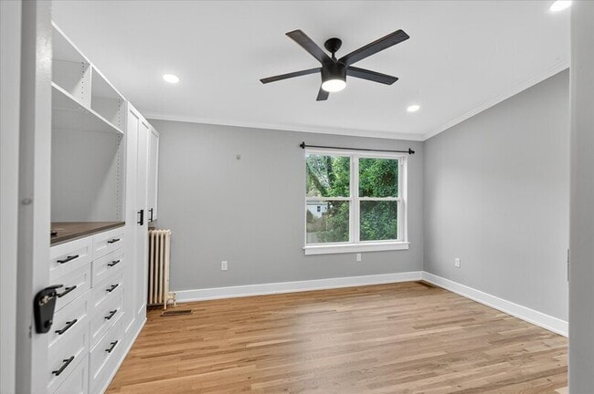 Building Photo - 255 New Holland Ave