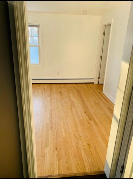 Building Photo - 111 Hall St