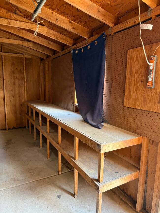 Building Photo - 7234 E Beverly Dr