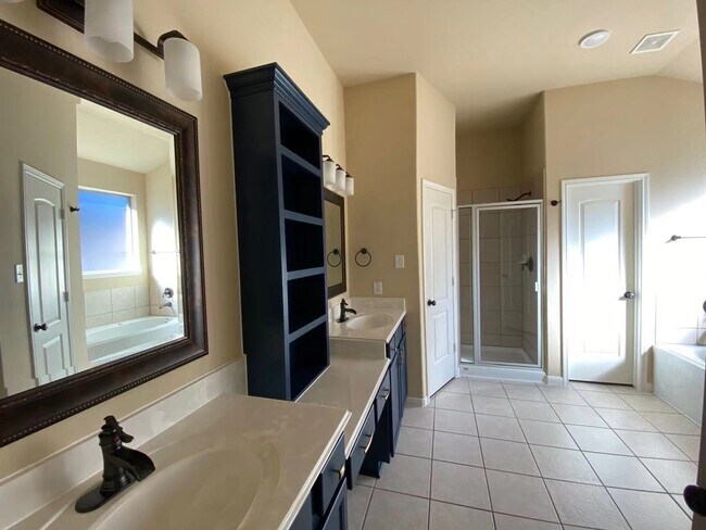 Building Photo - 3608 Burwood Ct