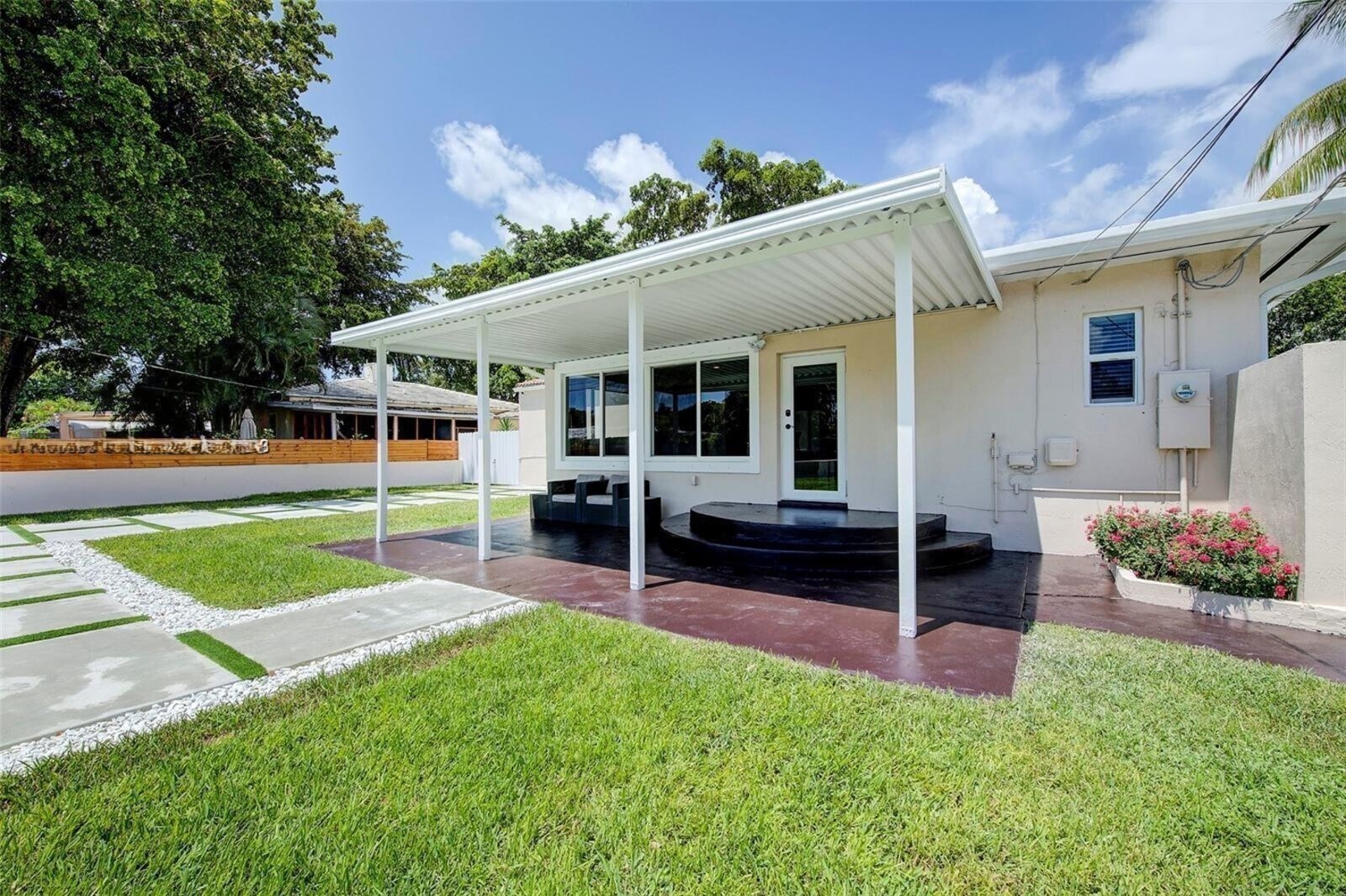 Building Photo - 9425 N Miami Ave
