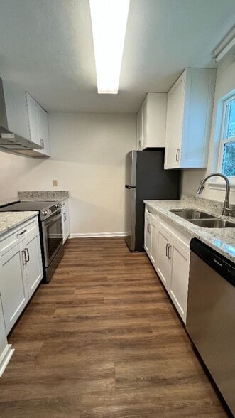 Building Photo - 818 Jamestown Ct