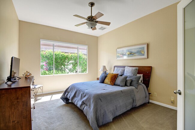 Building Photo - 430 White Horse Trail