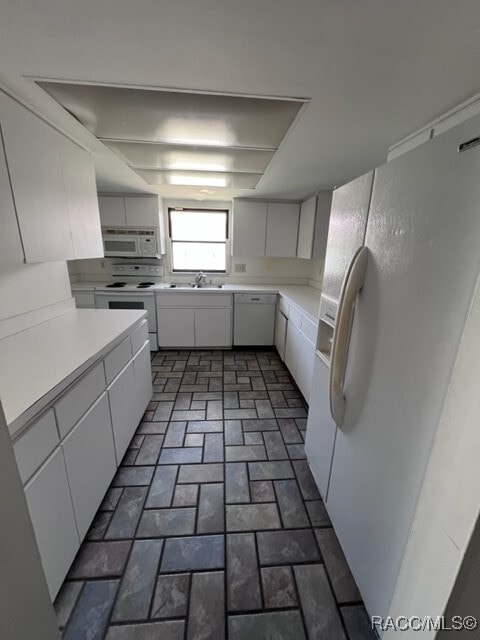 Building Photo - 100 Chinaberry Cir