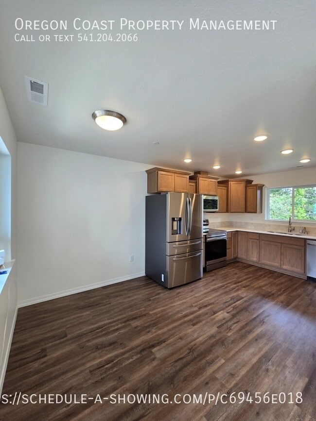 Building Photo - 4822 SW 48th Ct