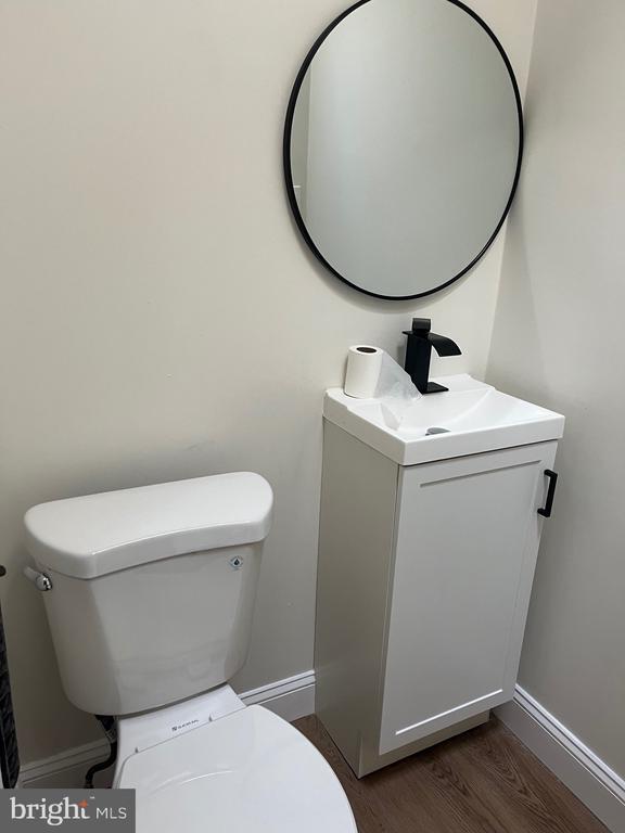 Building Photo - 904 S Cecil St