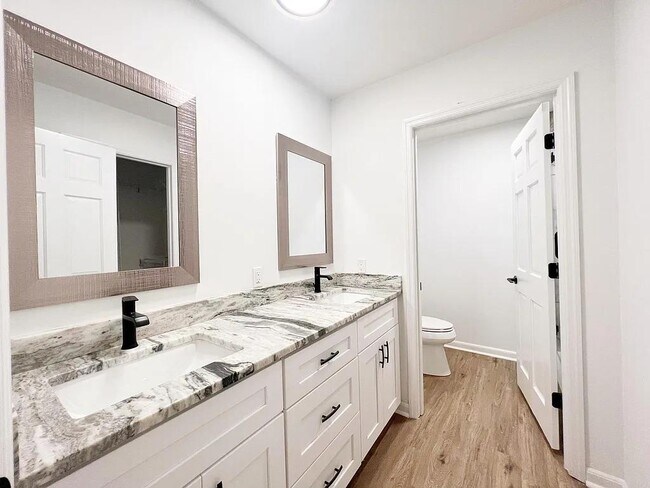 Building Photo - 12 Ginger Ln