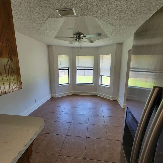 Building Photo - 581 Geraldine Ln