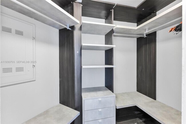 Building Photo - 801 S Miami Ave