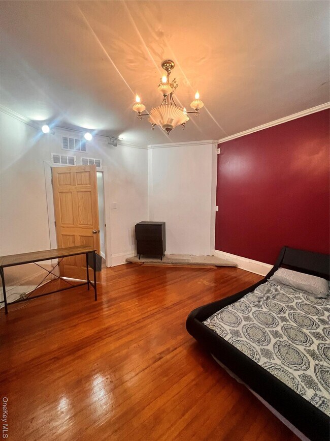 Building Photo - 20 Wolffe St