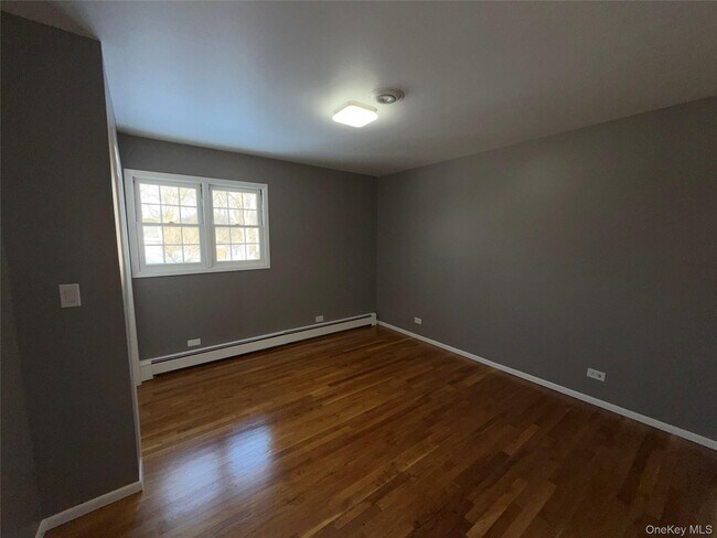 Building Photo - 4 Margaret Ln