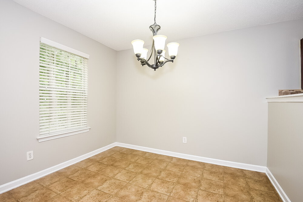 Building Photo - 123 Hidden Creek Dr