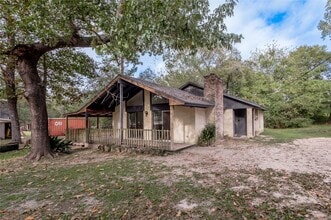 Building Photo - 20 Pine Ave