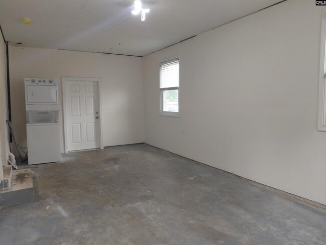 Building Photo - 224 Hickory Ridge Dr