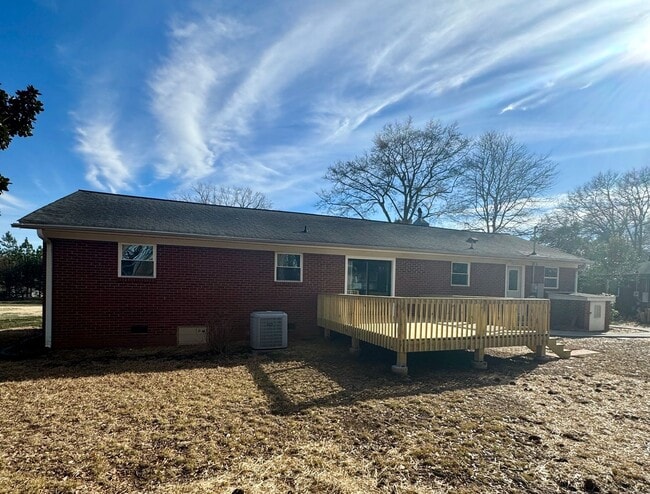 Building Photo - Move-in Ready!