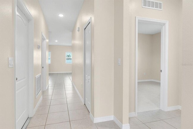 Building Photo - 566 Pawnee Ct