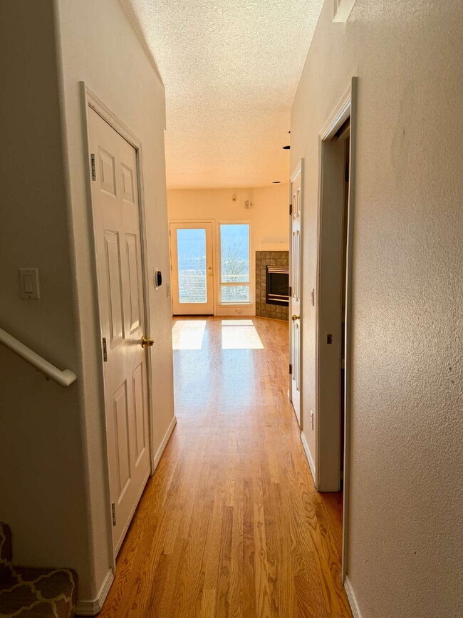 Building Photo - St. Johns 2-bedroom Condo