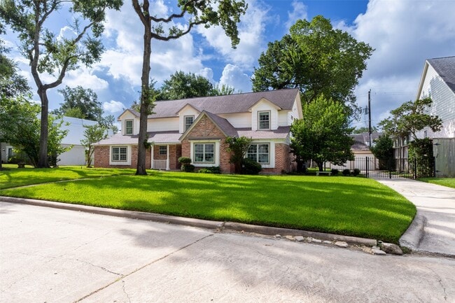 Building Photo - 14115 River Forest Dr