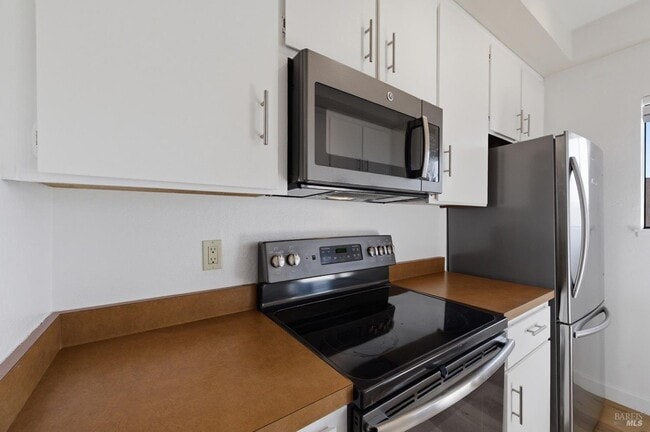 Building Photo - 12 Byron Cir