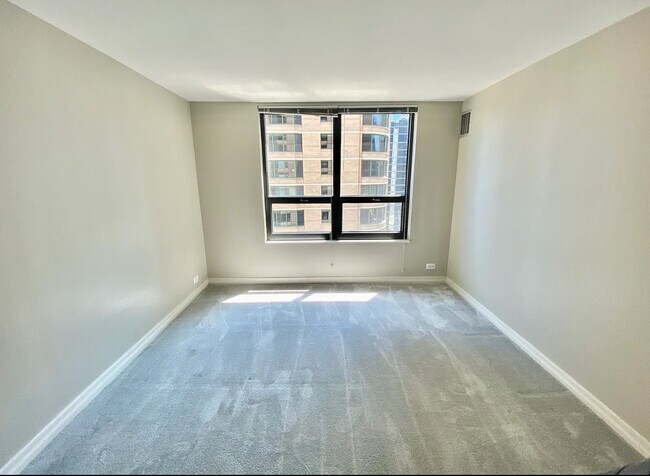 Building Photo - 401 E Ontario St