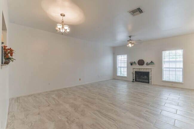 Building Photo - 3126 Holly Hall St