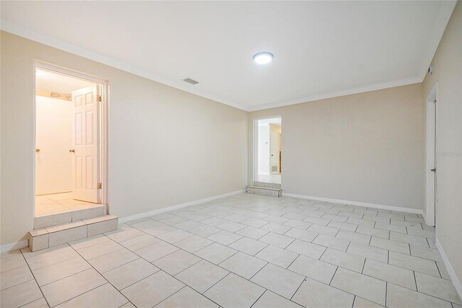 Building Photo - 908 Van Lieu St