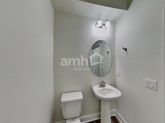 Building Photo - 1388 Sky Lks Dr