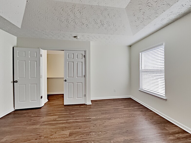 Building Photo - 76 Parkmont Ct