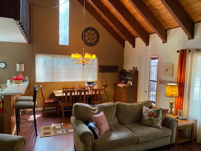 Building Photo - Seasonal Furnished or Long Term rental