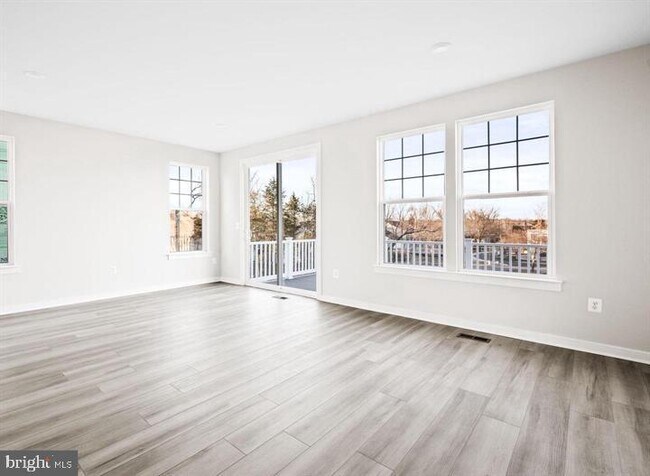 Building Photo - 42508 Invergordon Ter