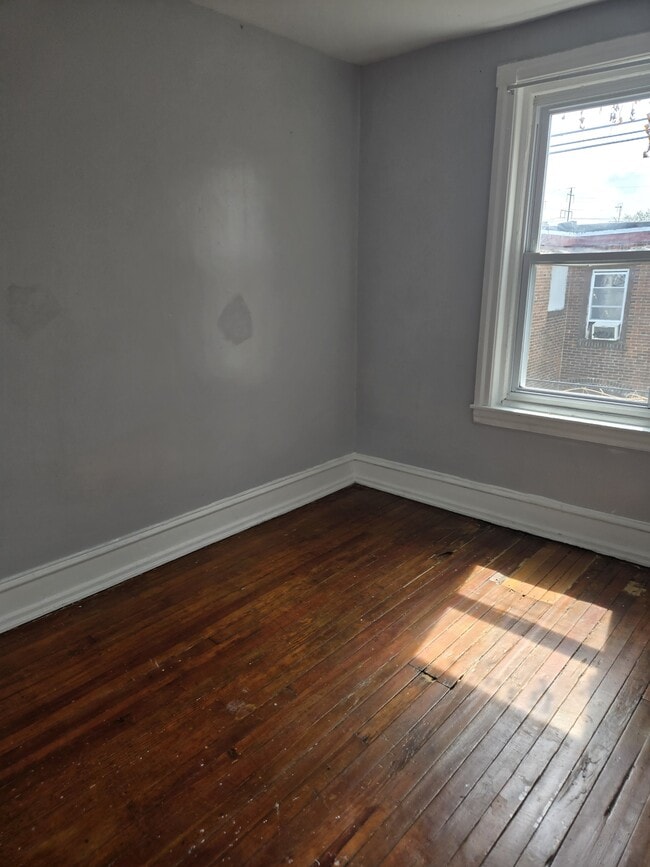 Building Photo - 6532 Saybrook Ave