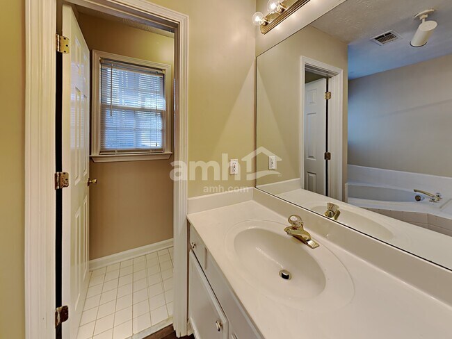 Building Photo - 3115 Elizabeth Ln