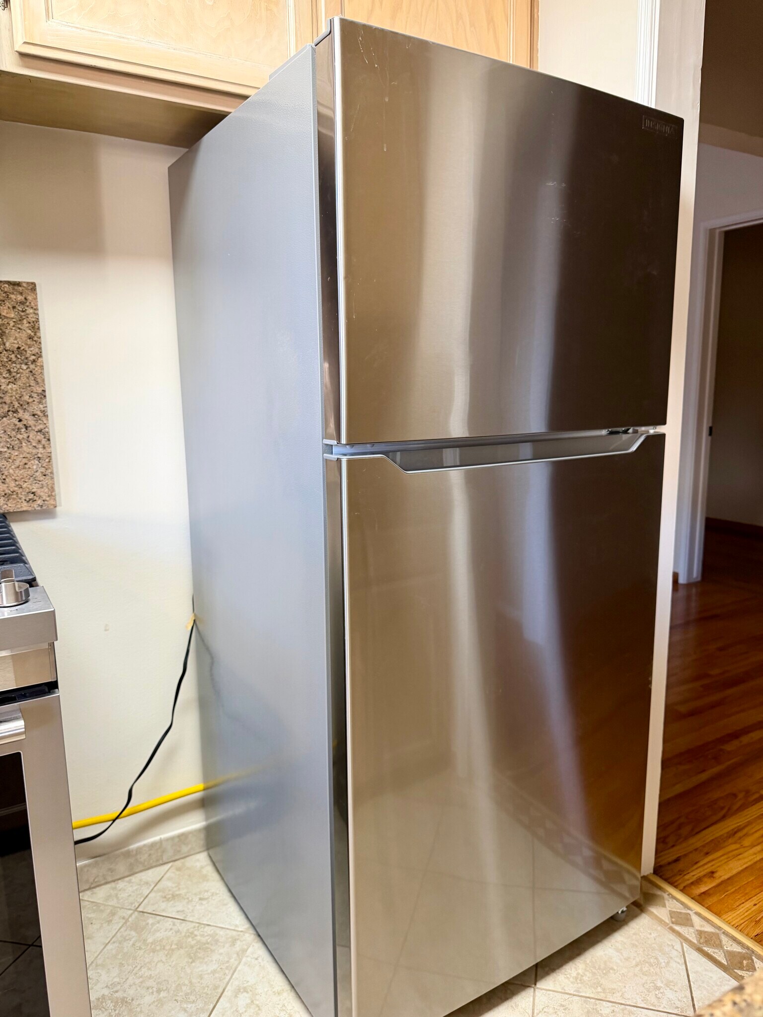 Building Photo - 828 N Pass Ave