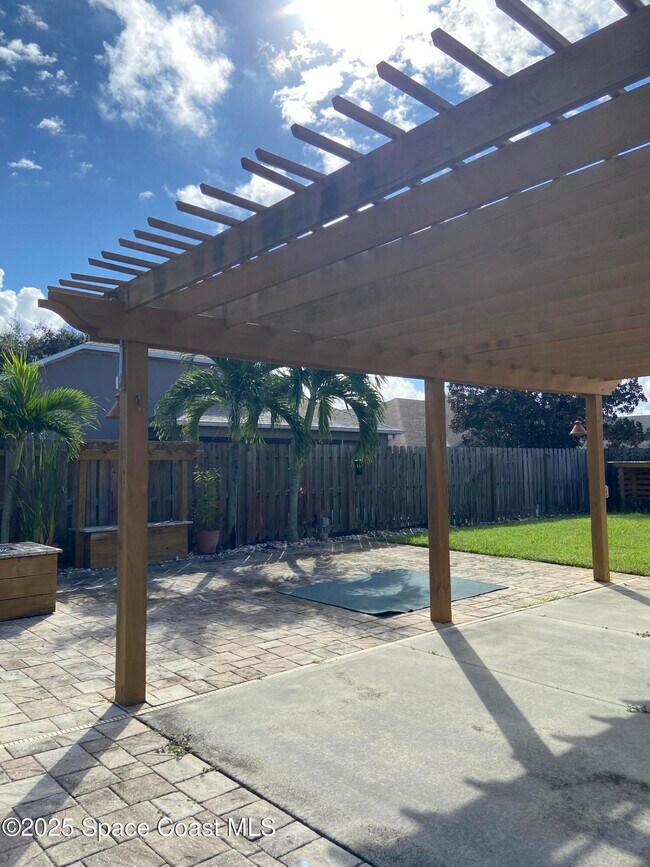 Building Photo - 1847 Abbeyridge Dr
