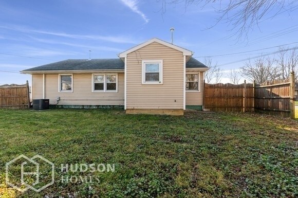 Building Photo - 1159 Lewis Terrace