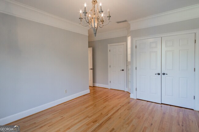 Building Photo - 540 Birkdale Dr